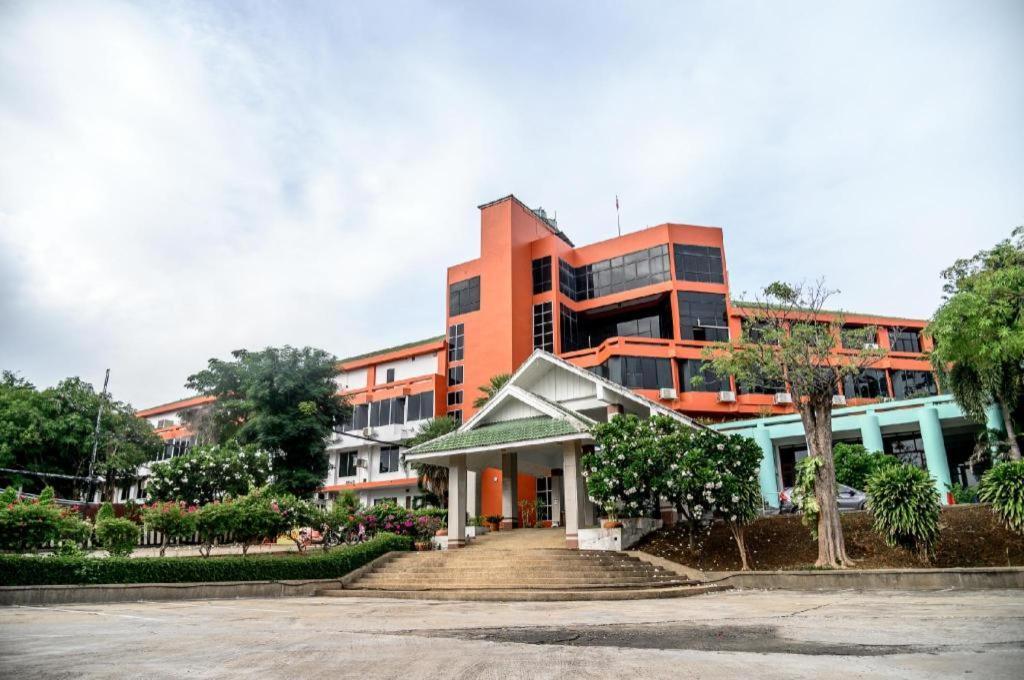 โรงแรมเบเวอร์ลี่ ฮิลล์ ปาร์ค นครสวรรค์ ภายนอก รูปภาพ