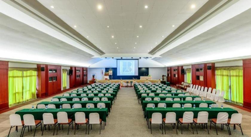 โรงแรมเบเวอร์ลี่ ฮิลล์ ปาร์ค นครสวรรค์ ภายนอก รูปภาพ